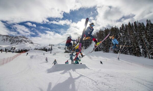 869521-Jeans-Skier-record-guinness_tn900x 869521-Jeans-Skier-record-guinness_tn900x